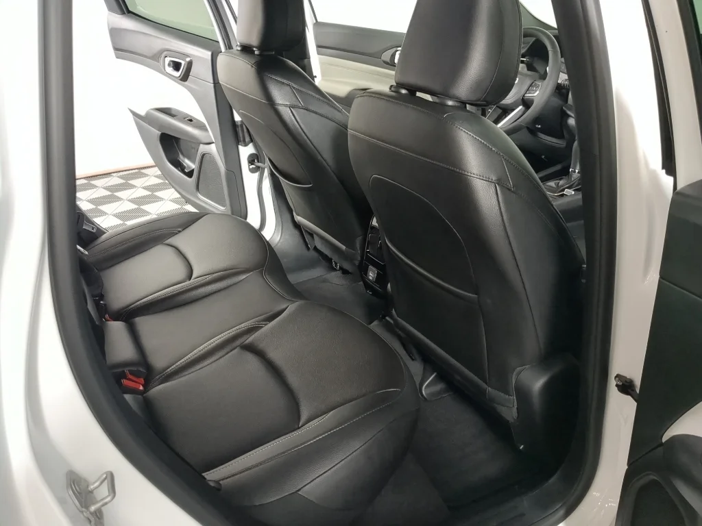 Used 2025 Bright White Clearcoat Jeep Limited image 21