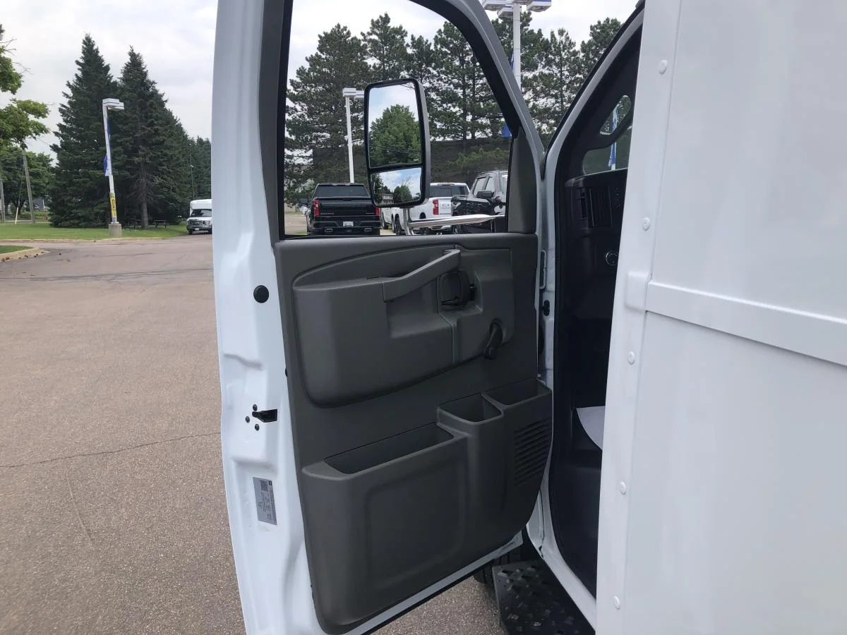 Used 2024 White Chevrolet 4500 Van 159 image 8