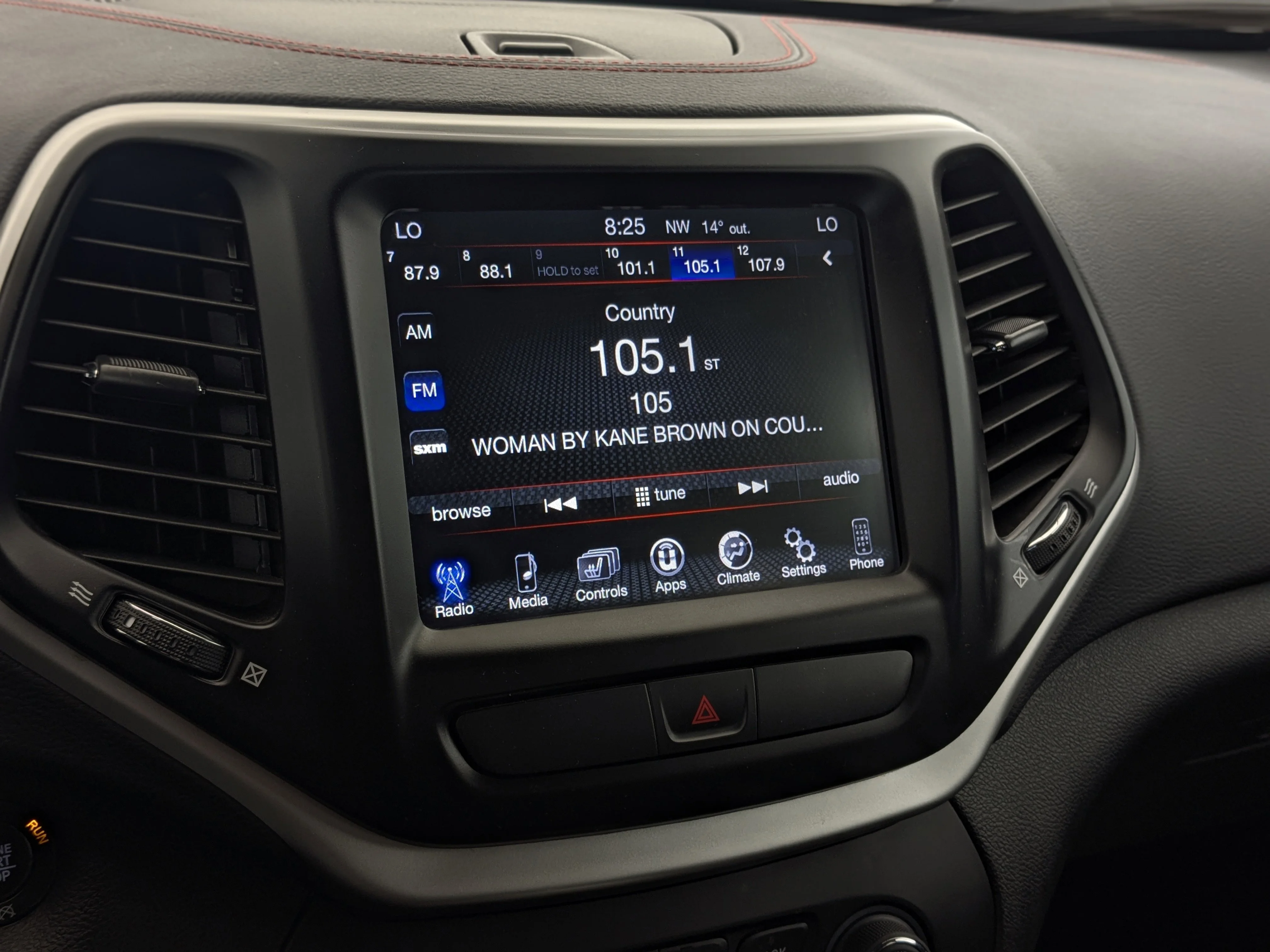 Used 2018 Grey Jeep Trailhawk - Cold Weather Pkg - Comfort Grp - Command View Sunroof - Napa Leather & More image 23
