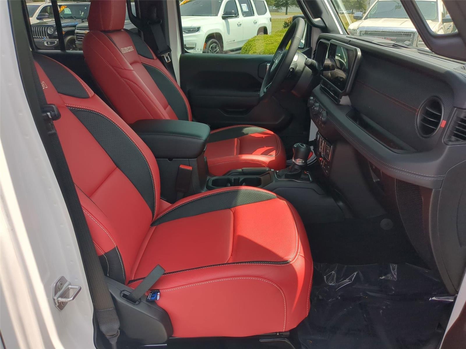 Used 2026 Bright White Clearcoat Jeep Rubicon image 31