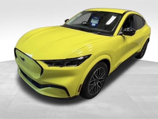 2025 Ford Mustang-Mach-e Premium's photo