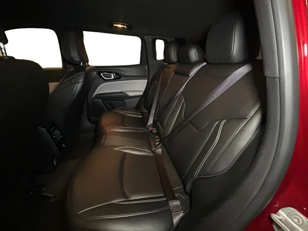Used 2025 Red Hot Pearlcoat Jeep Limited image 14