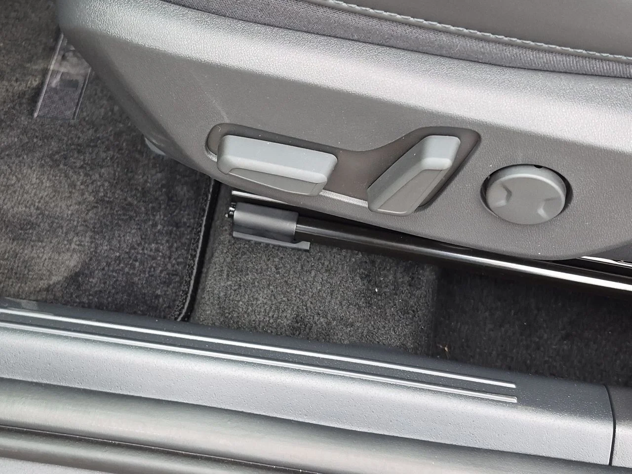 New 2026 Snow White Pearl Kia EX image 35