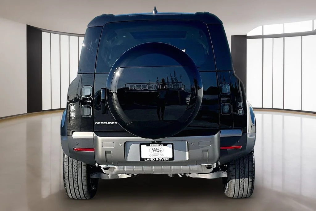 New 2026 Black Land Rover S image 4