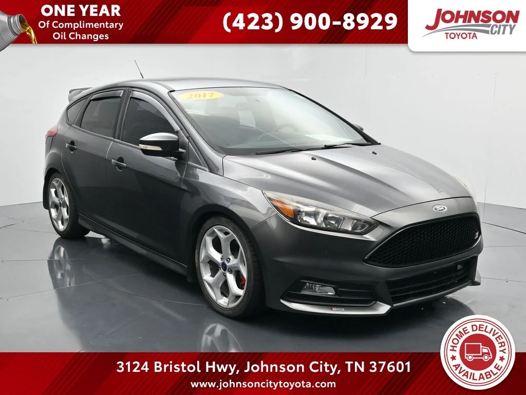 2017 Ford Focus 5 Door Hatch ST's photo