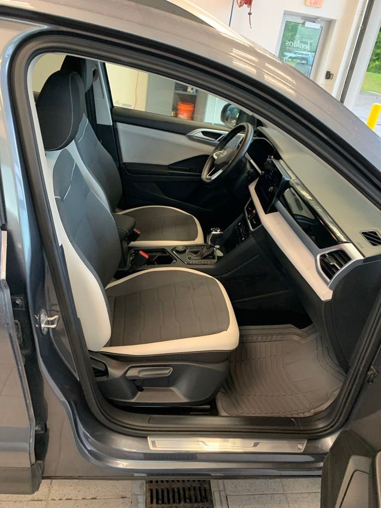 2025 Volkswagen Taos SE - Photo 13