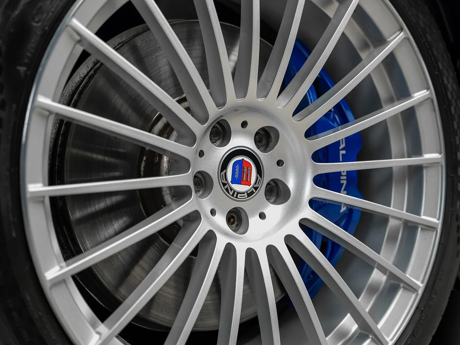 Used 2022 Blue BMW ALPINA B7 xDrive image 26