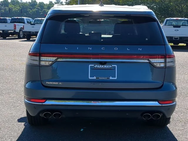 Used 2020 Blue Lincoln Reserve image 4
