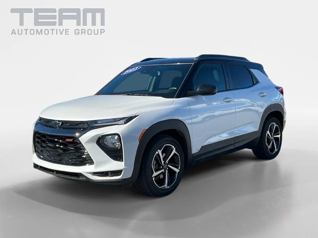 Used 2023 IRIDESCENT PEARL TRICOAT Chevrolet RS image 3