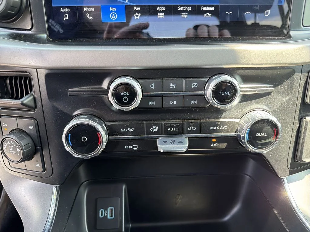 Used 2024 Silver Ford XLT image 25