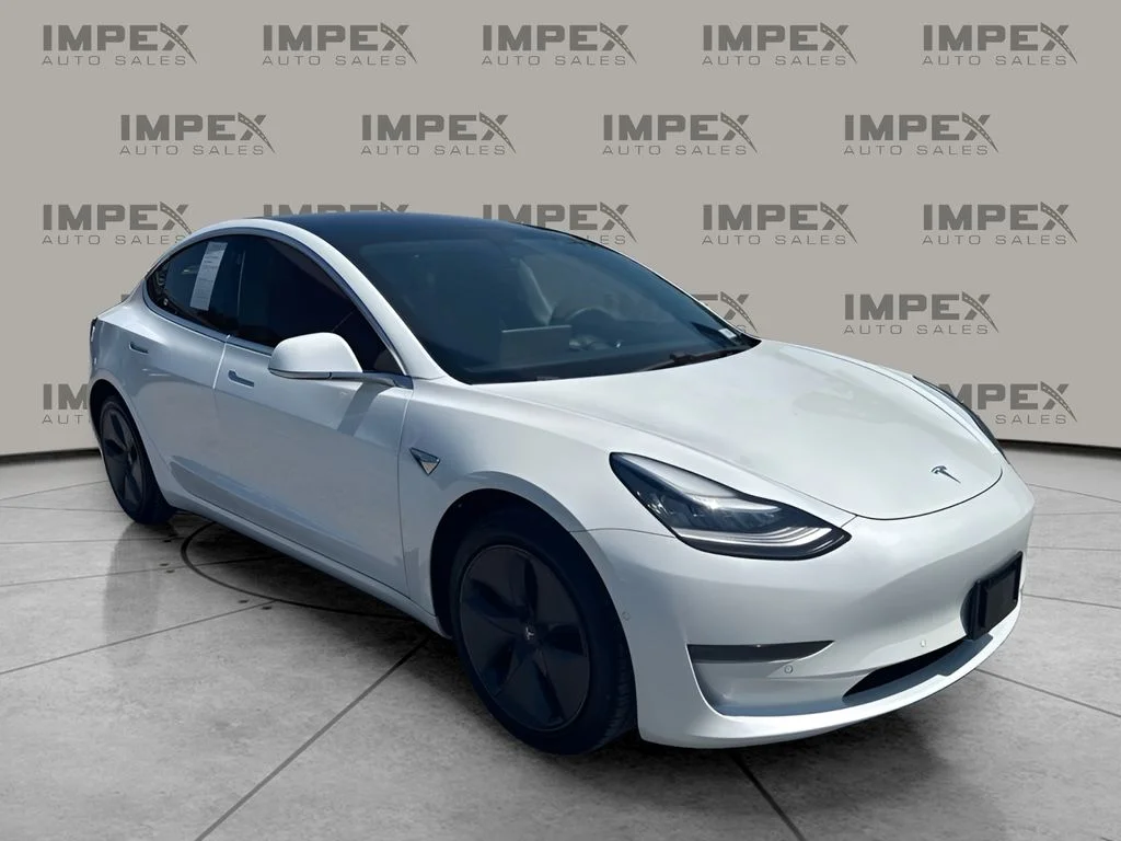 Used 2020 White Tesla Standard Range Plus image 4