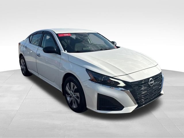 Used 2024 White Nissan 2.5 S image 8