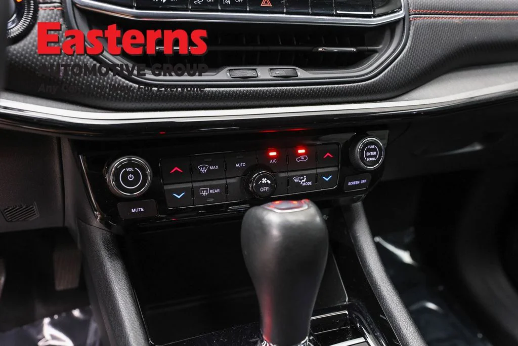Used 2022 Silver Jeep Trailhawk image 20