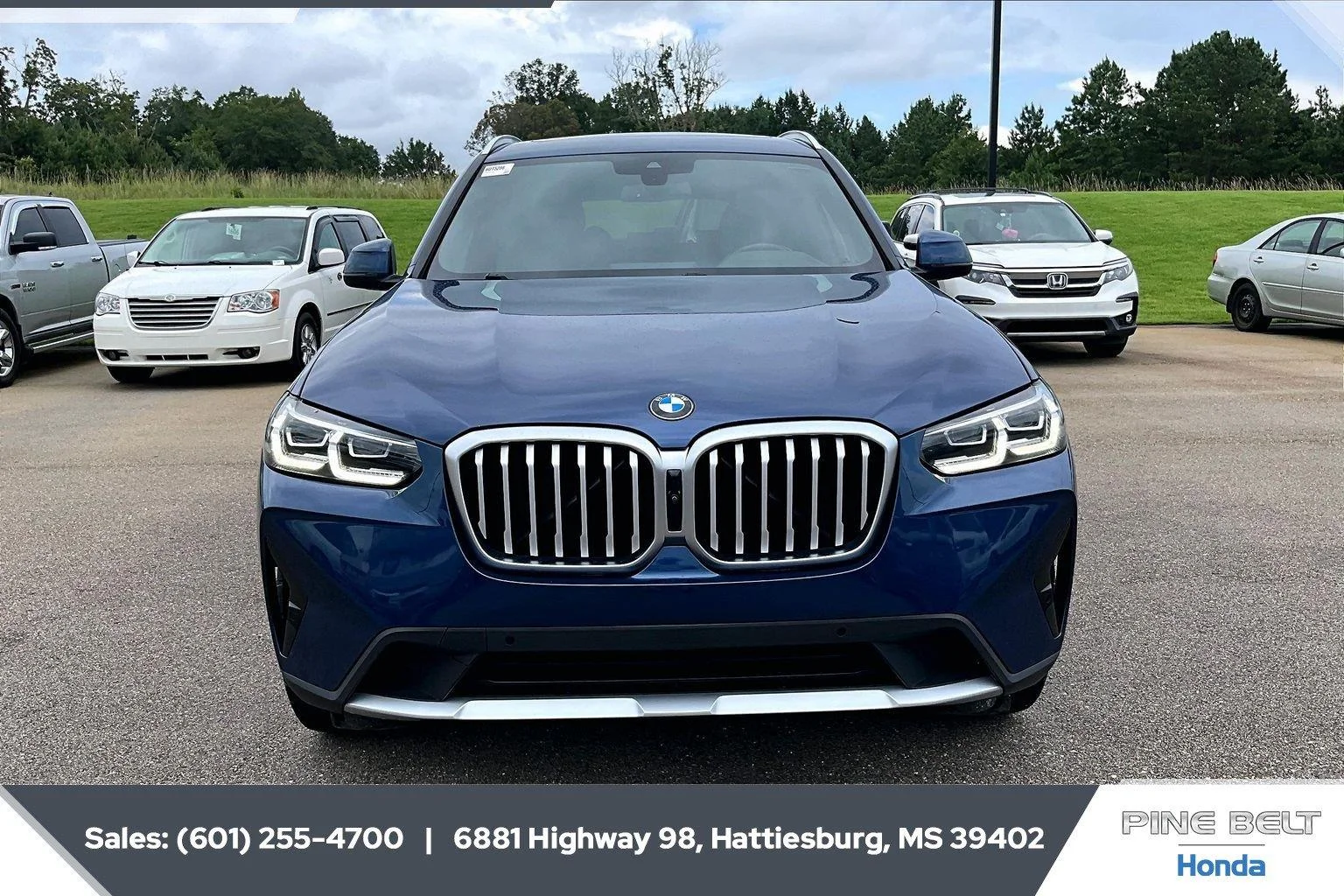 Used 2024 Phytonic Blue Metallic BMW sDrive30i image 5