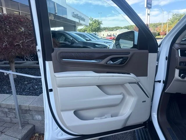 Used 2023 White GMC Denali image 11