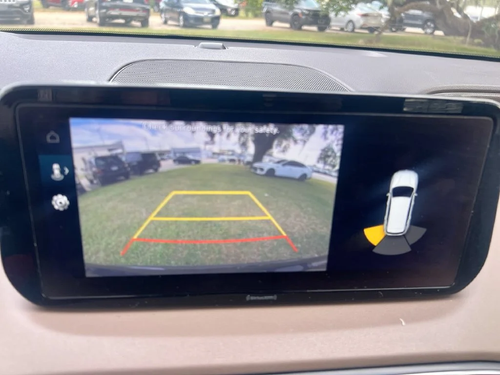 Used 2023 Black Hyundai SEL Convenience image 22