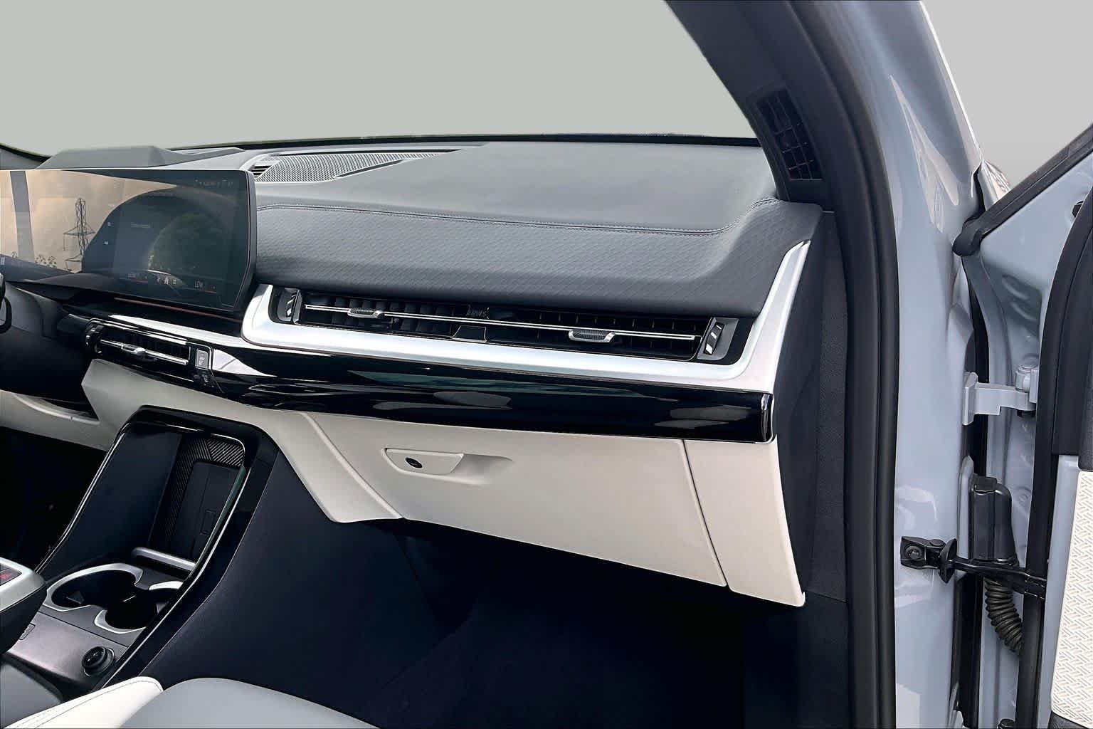 Used 2026 Brooklyn Grey Metallic BMW xDrive28i image 18