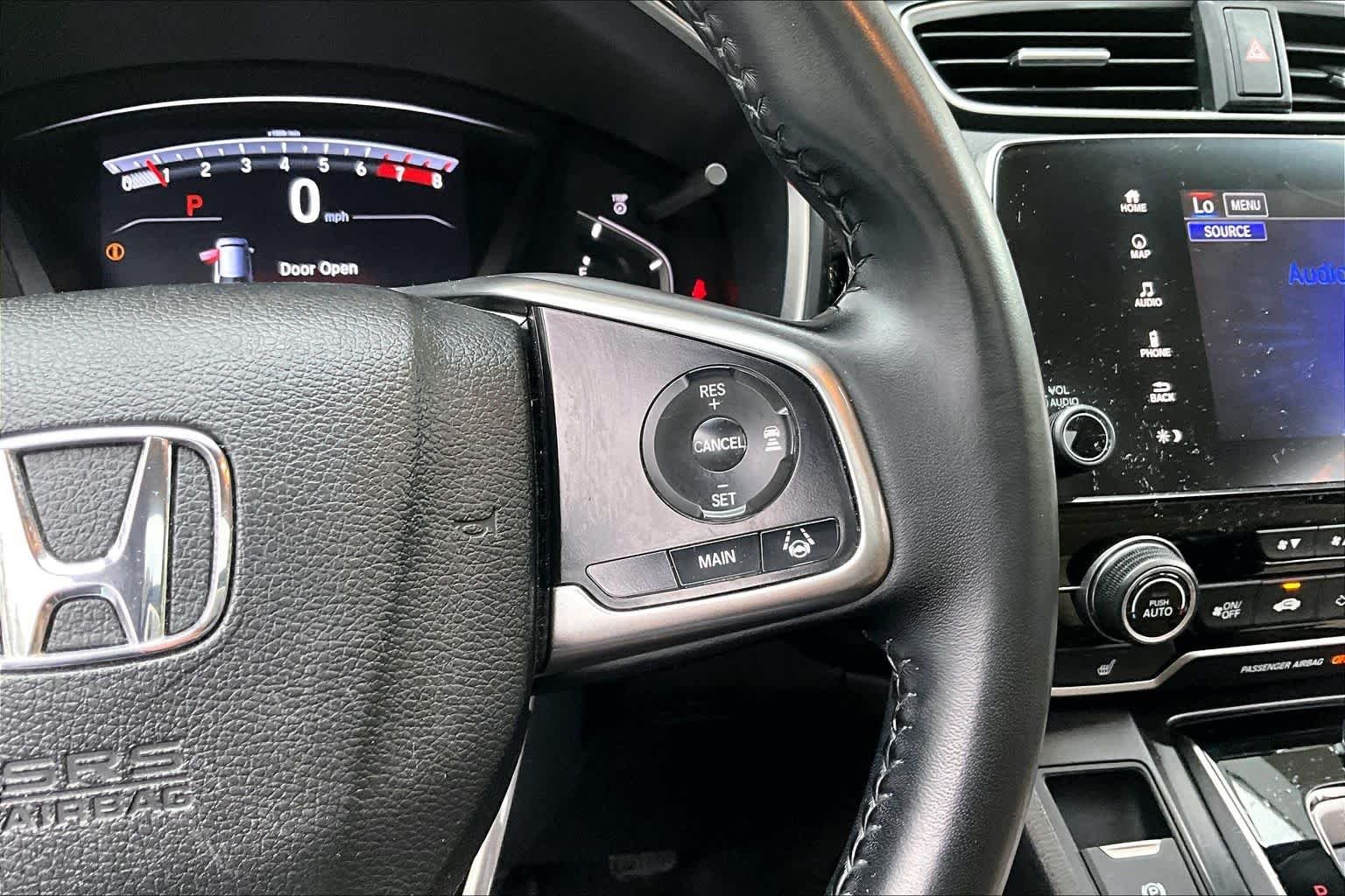 Used 2018 White Diamond Pearl Honda Touring image 25