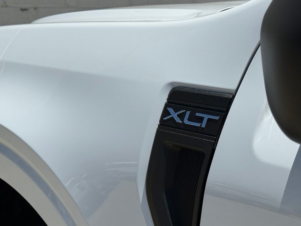 New 2026 Oxford White Ford XLT image 16