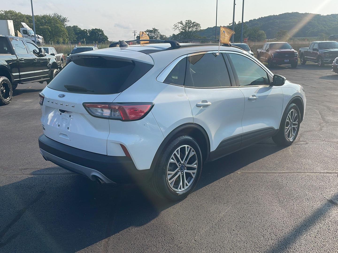 Certified Used 2022 Star White Ford SEL image 5