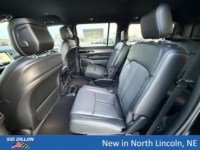 New 2026 High Gloss Black Exterior Paint Jeep Limited Altitude 4x4 image 15