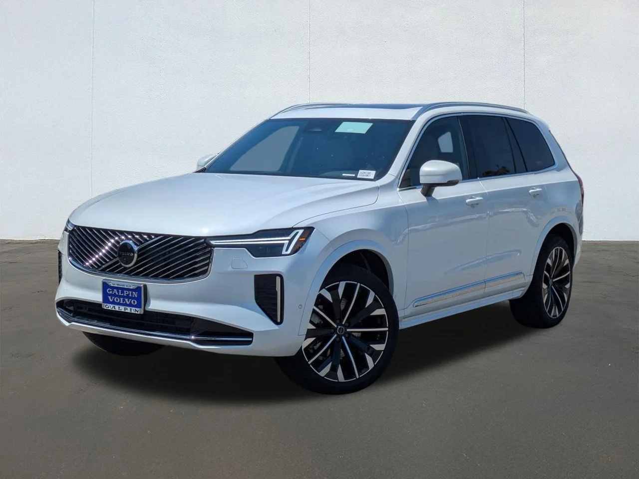 2026 Volvo XC90 B5 Plus Bright 4WD's photo