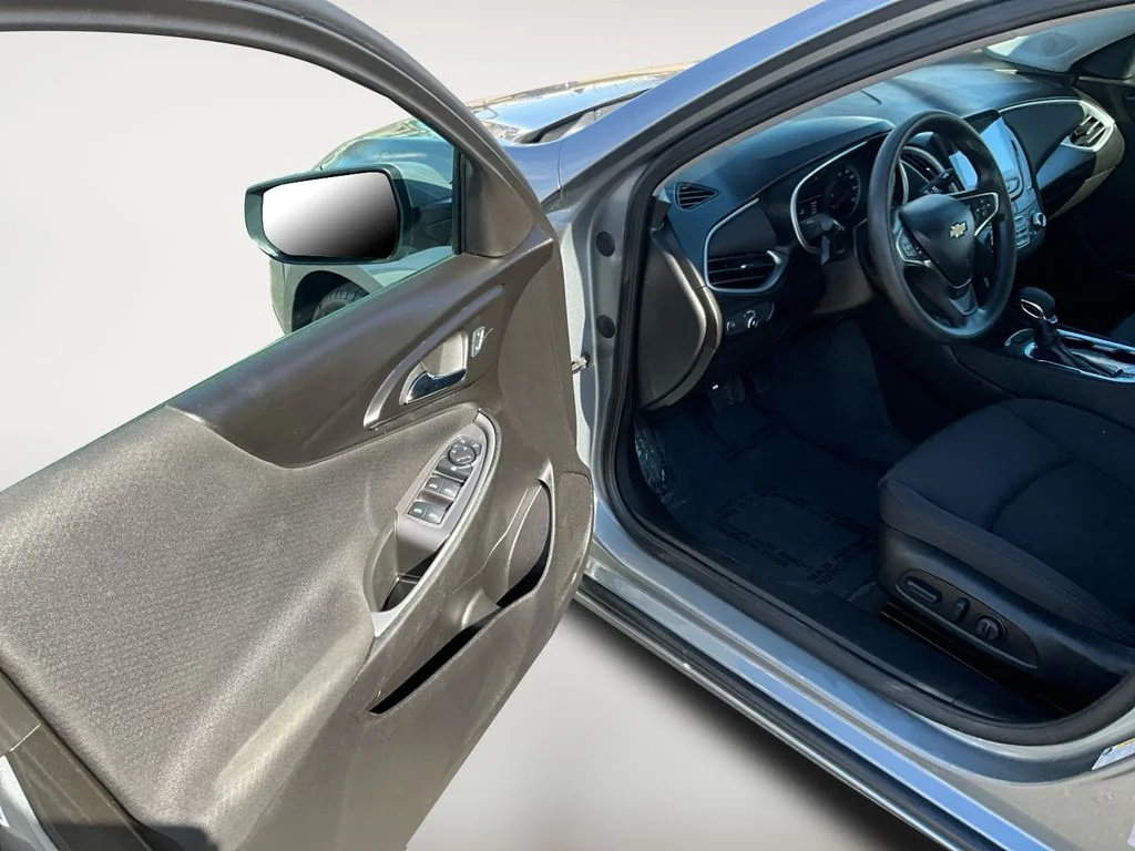 Used 2024 Sterling Gray Metallic Chevrolet LT image 15