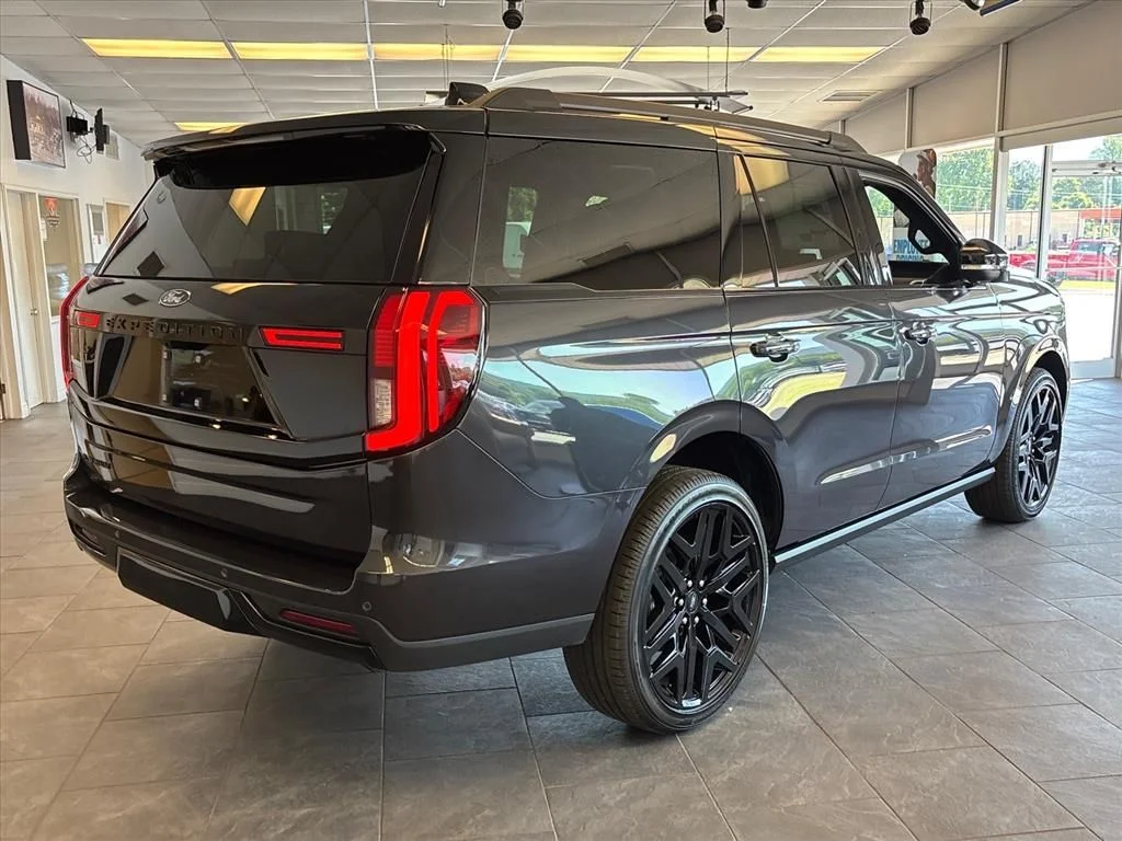 New 2026 Dark Matter Gray Metallic Ford Platinum® image 9