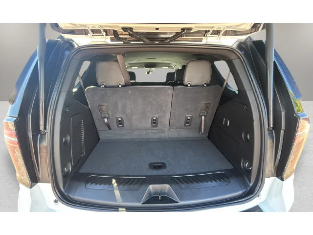 Used 2025 Summit White Chevrolet LT image 30