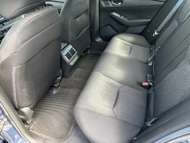 Used 2025  Honda SE image 11