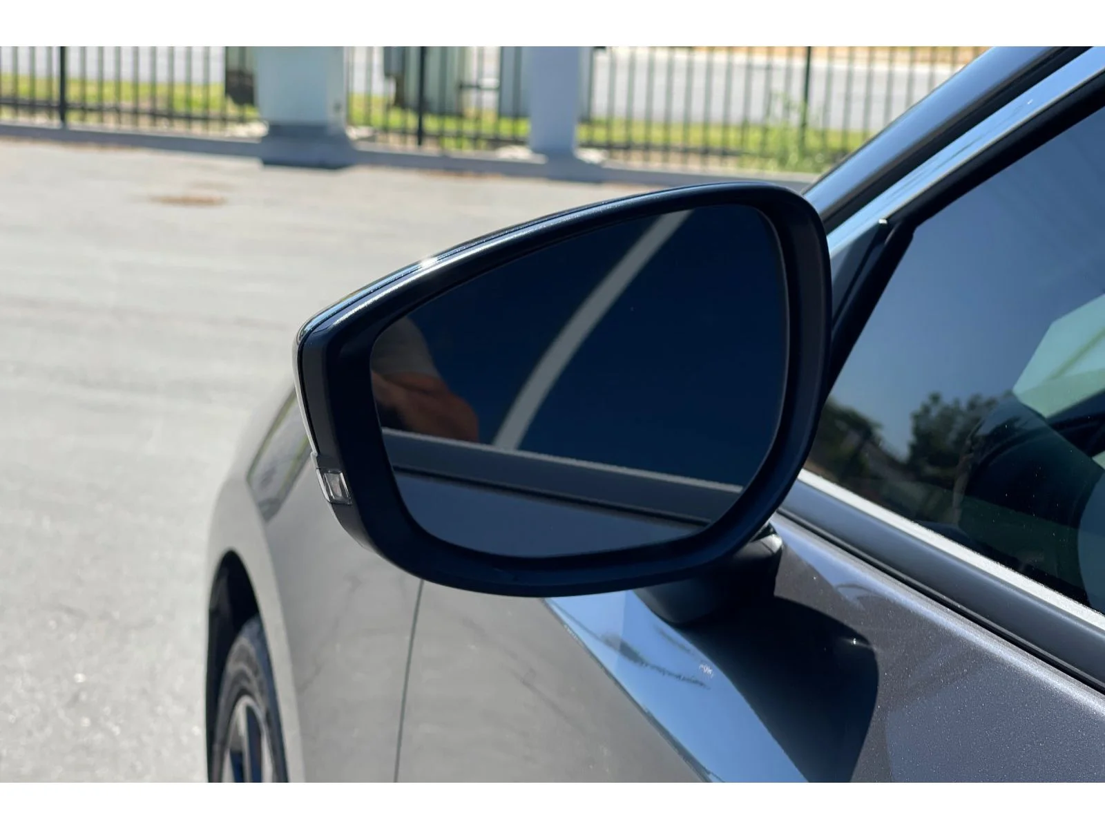 Used 2025 Machine Gray Metallic Mazda Select image 51