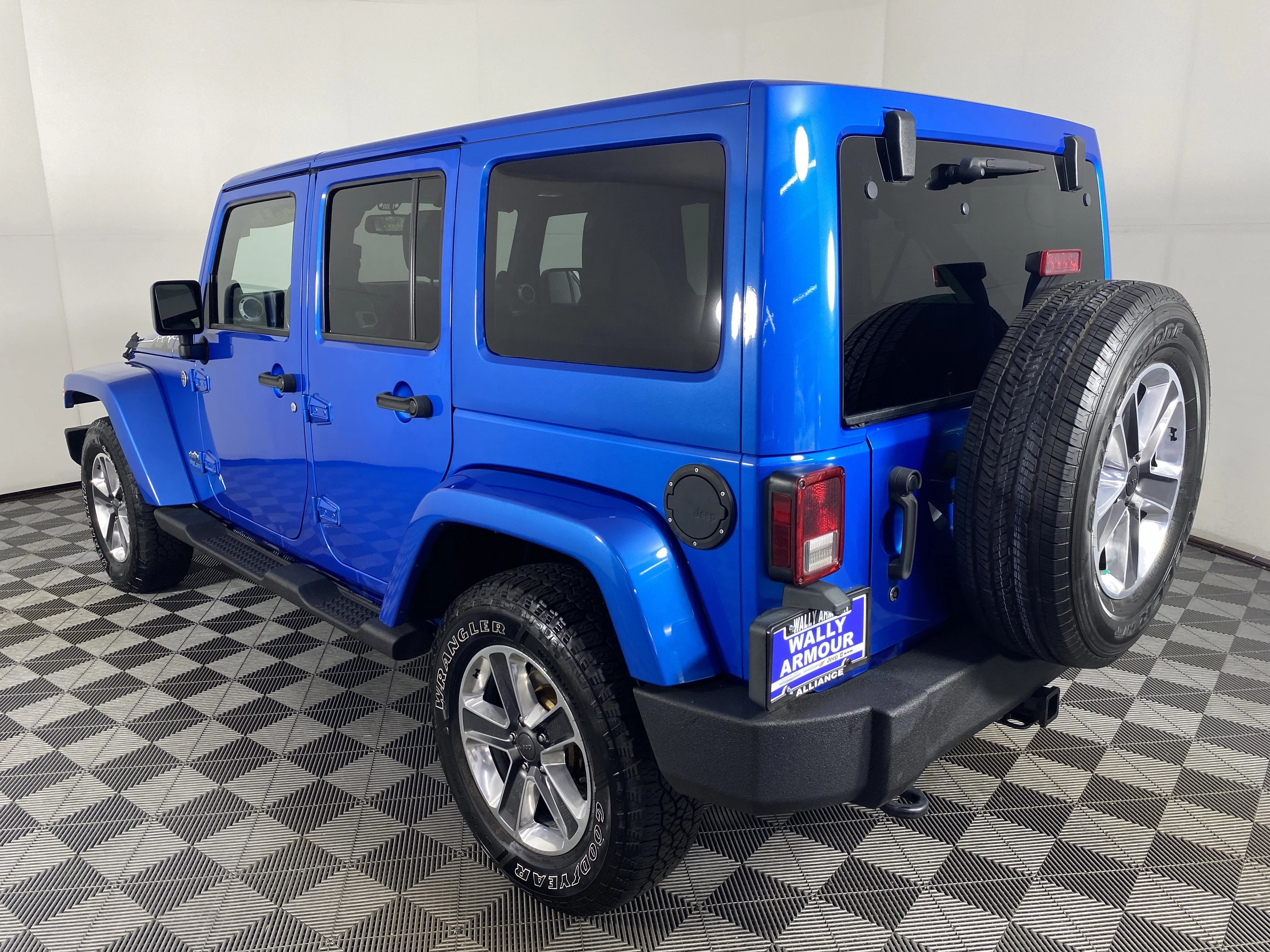 Used 2014 Hydro Blue Pearl Coat Jeep Polar Edition image 8