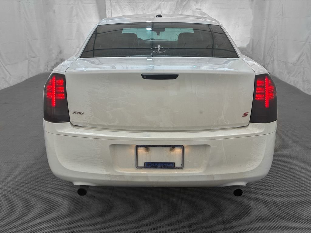 Used 2014 White Chrysler S image 5
