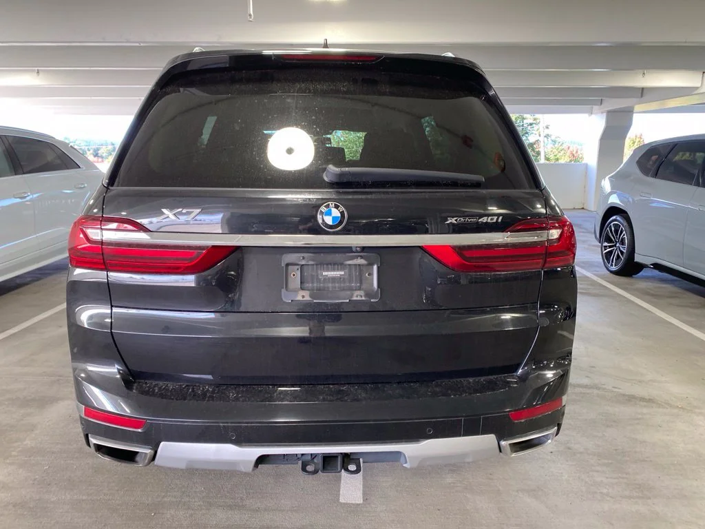 Used 2019 Black Sapphire Metallic BMW xDrive40i image 4