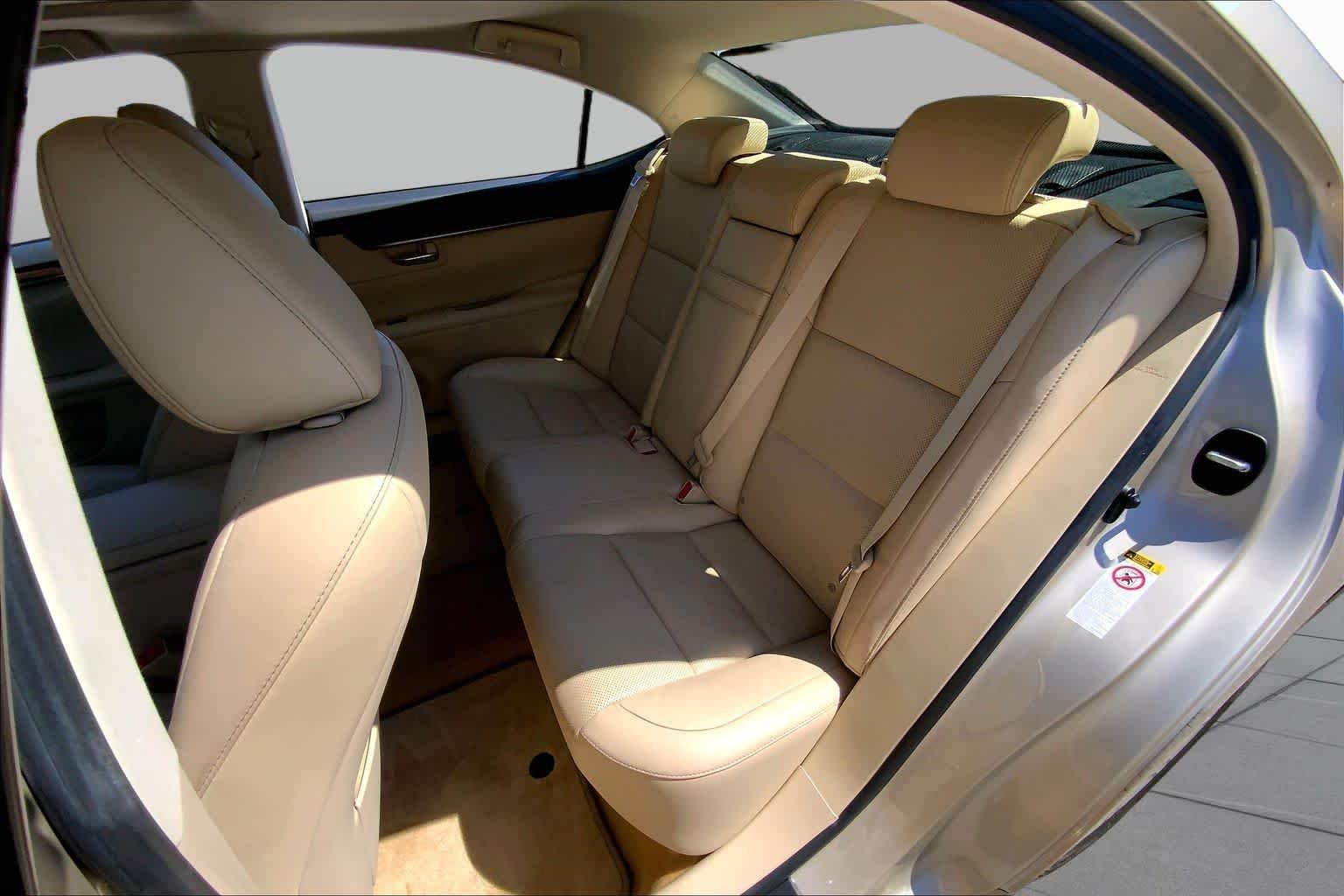 Used 2014 Satin Cashmere Metallic Lexus  image 21