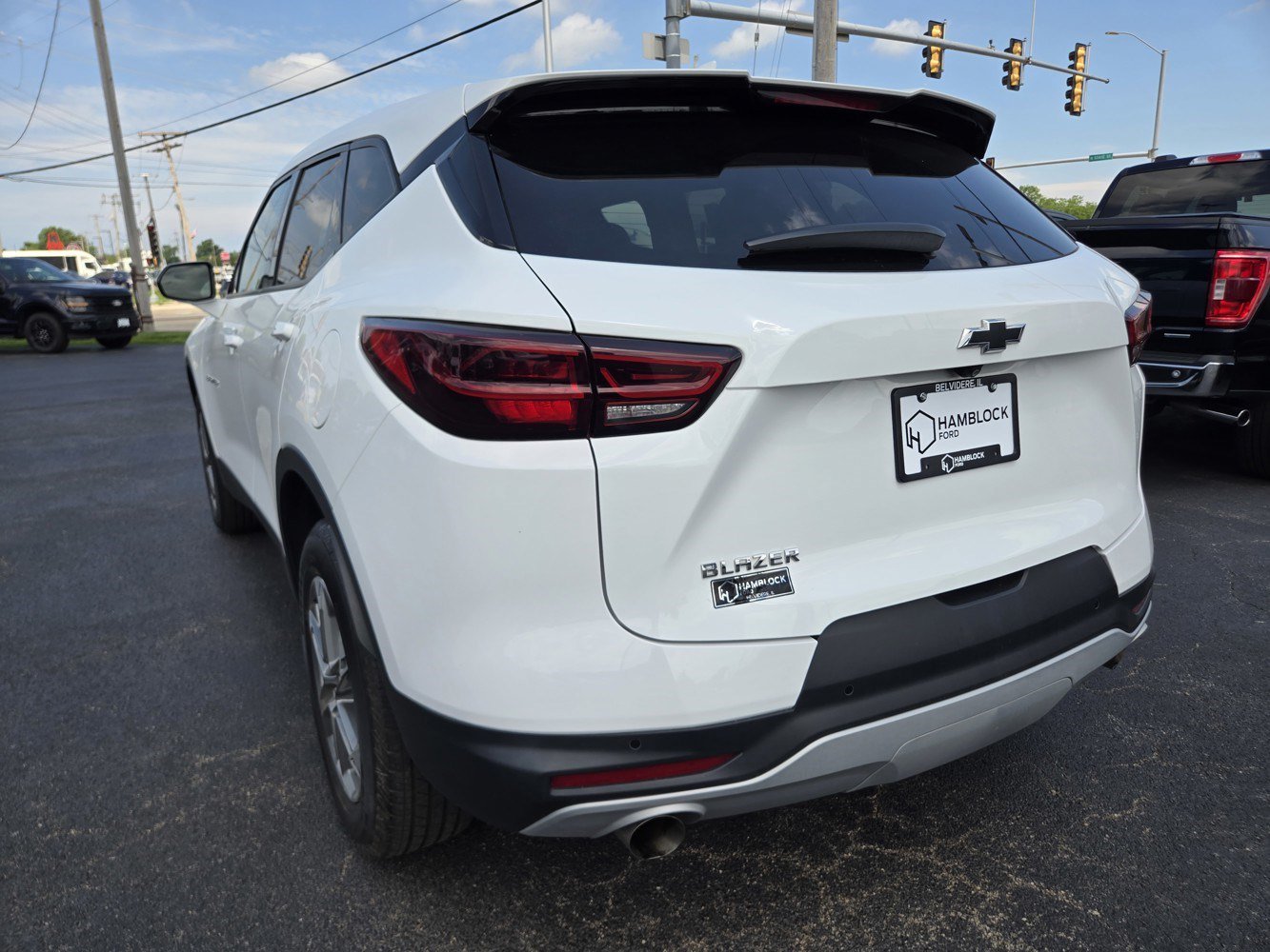 Used 2023 Summit White Chevrolet LT image 37
