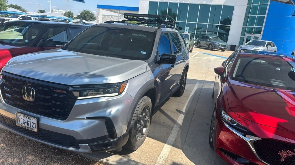 2025 Honda Pilot TrailSport AWD's photo