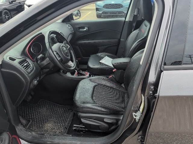 Used 2019 Gray Jeep Trailhawk image 4