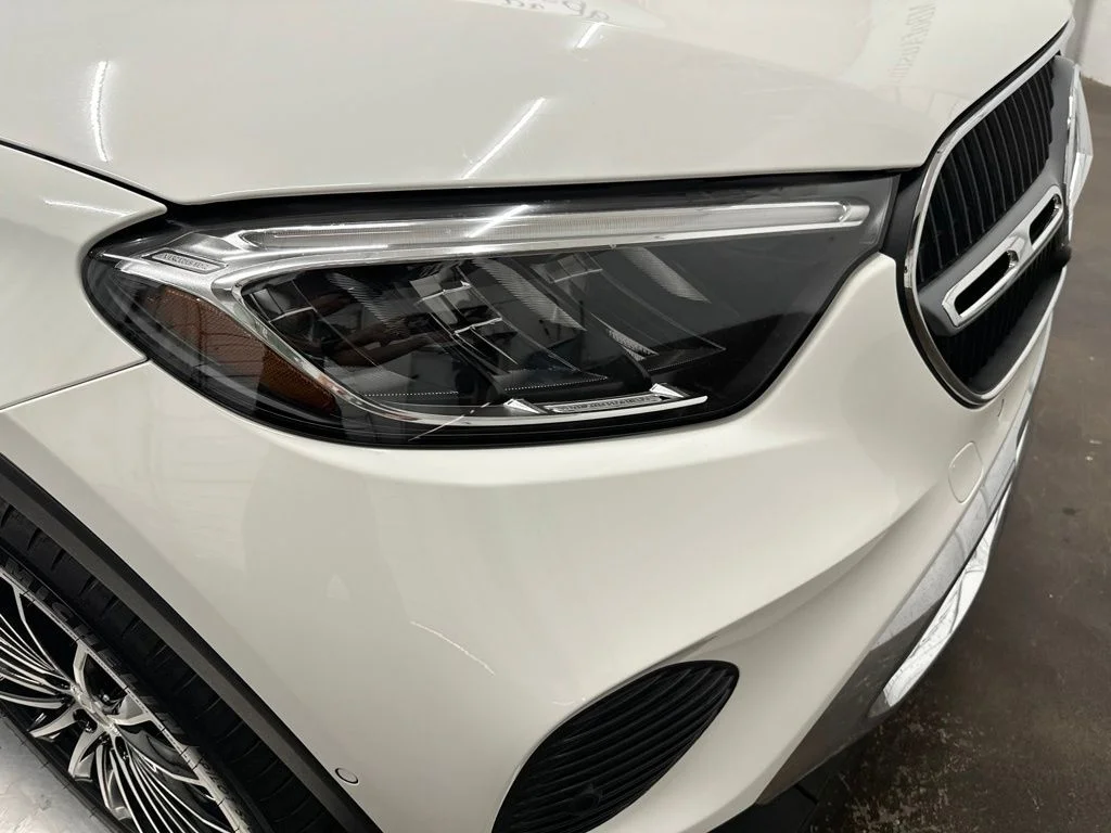 New 2027 White Mercedes-Benz GLC 300 image 10