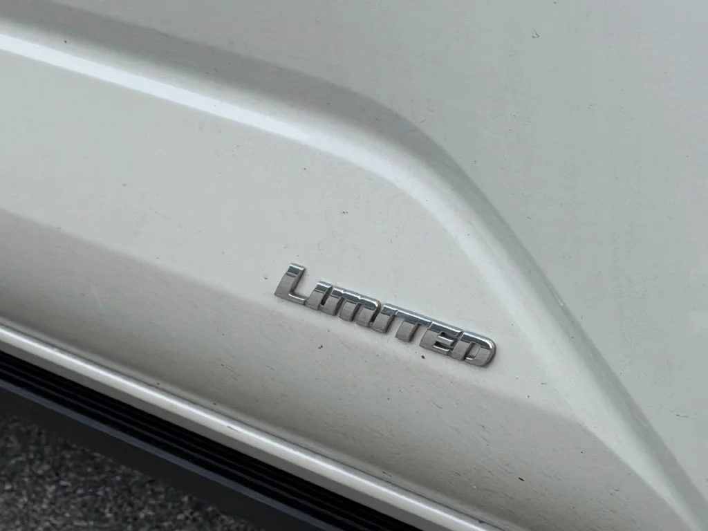 Used 2025 Wind Chill Pearl Toyota Limited image 10