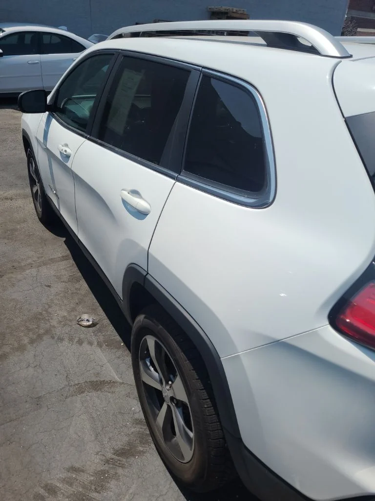 Used 2019 White Jeep Limited image 4
