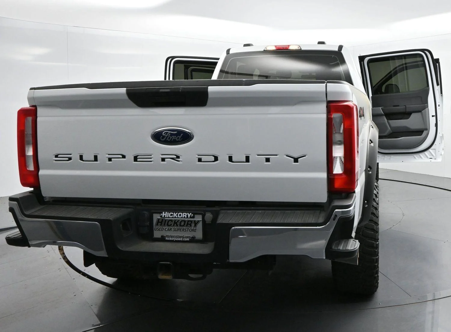 Used 2023 Oxford White Ford XL image 39