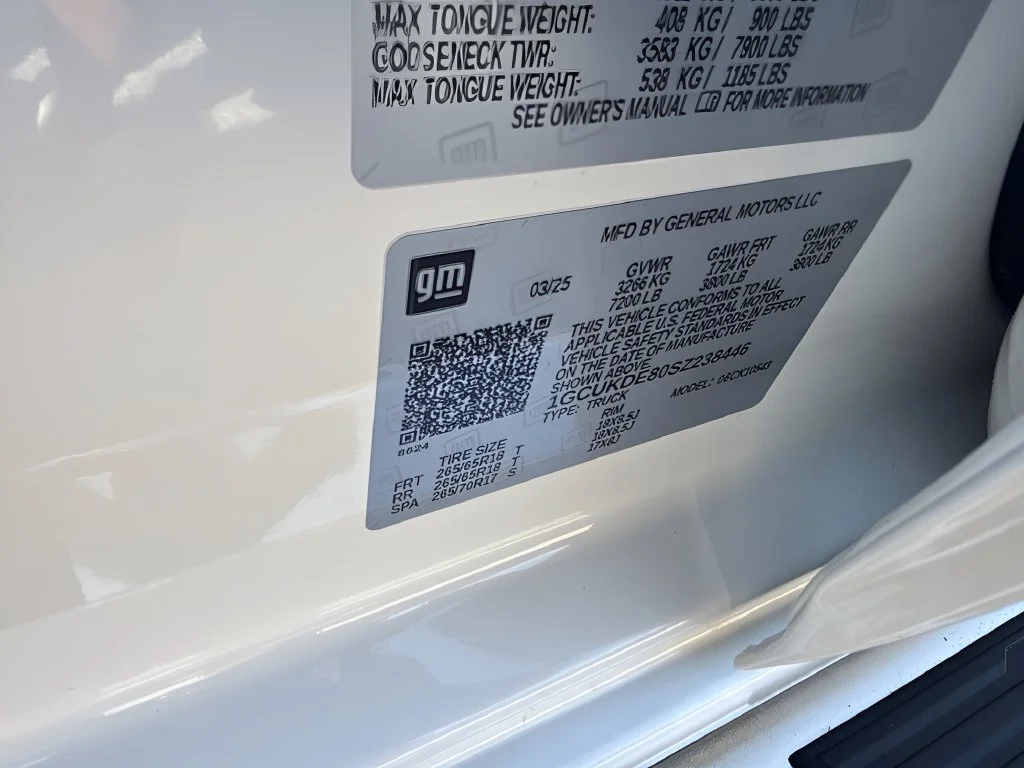 Used 2025 White Chevrolet LT image 31