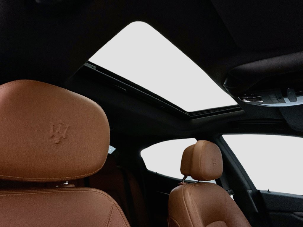 Used 2019 Grey Maserati S image 17