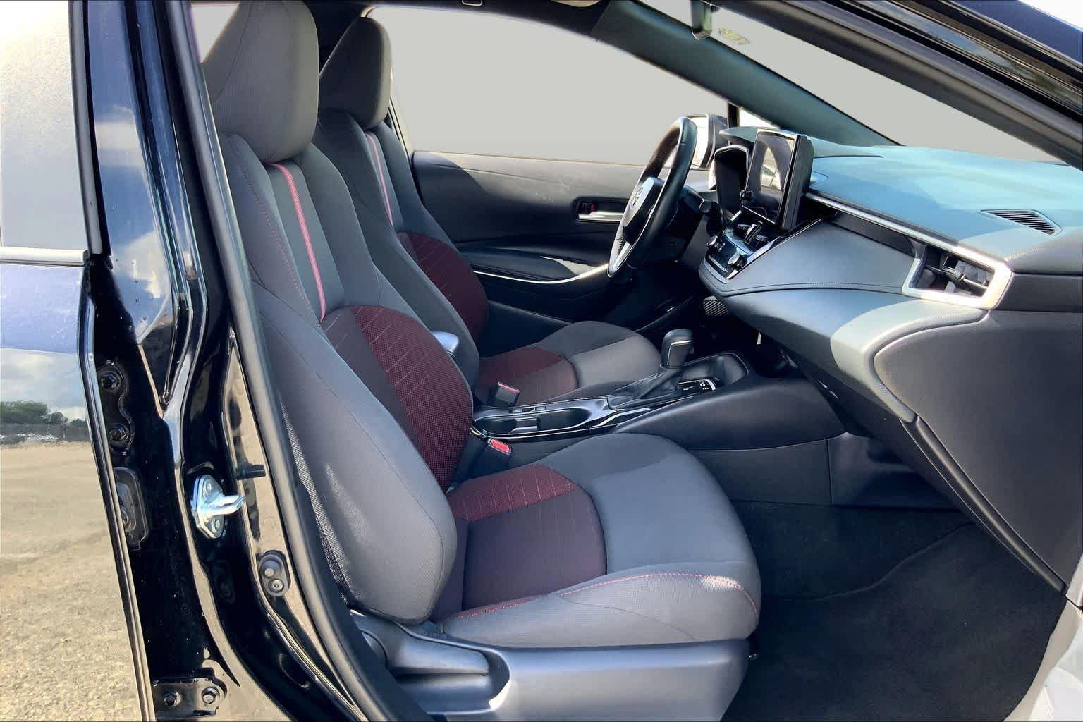 Used 2025 Midnight Black Metallic Toyota SE image 9