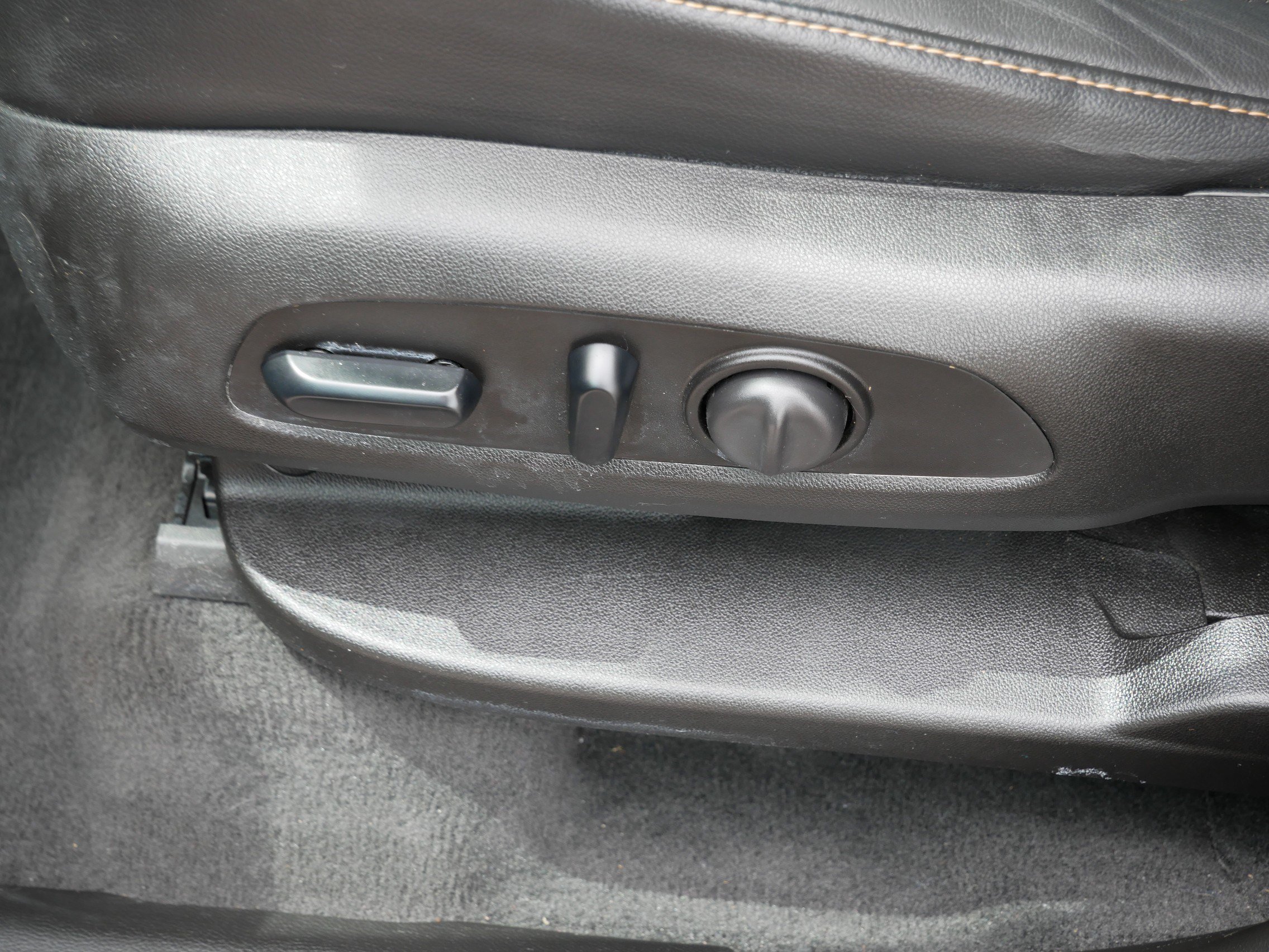 Used 2018 Black Currant Metallic Chevrolet Premier image 20