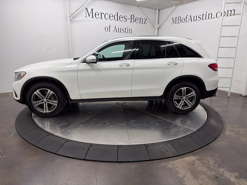 Used 2016 White Mercedes-Benz GLC 300 image 4
