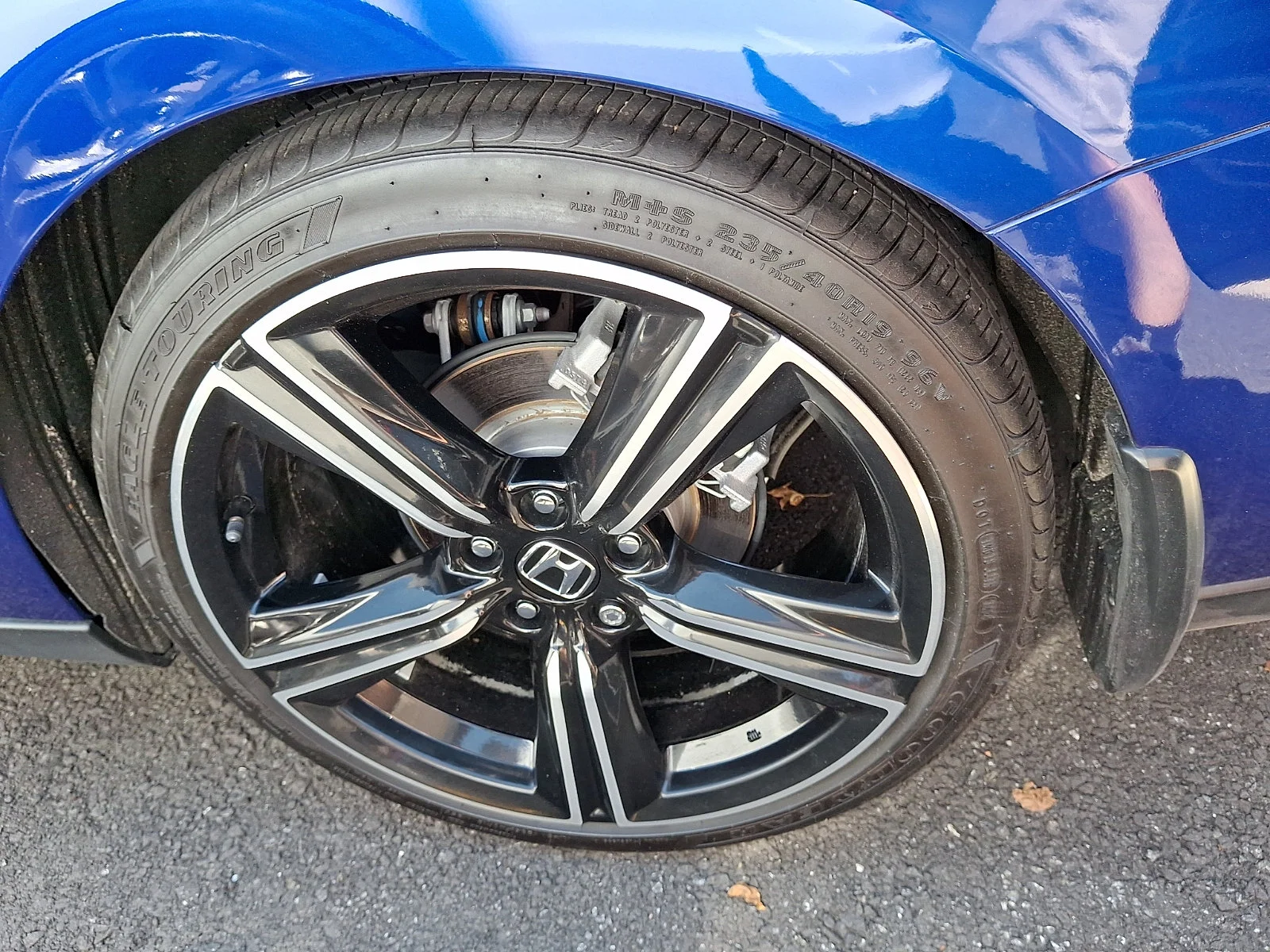 Certified Used 2024 Still Night Pearl Honda Sport image 7