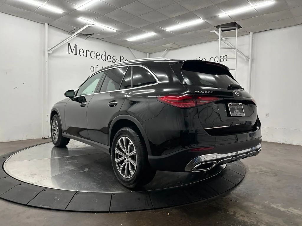 New 2026 Black Mercedes-Benz GLC 300 image 5