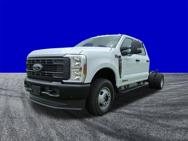 2026 Ford F-350 Super Duty Chassis Cab XL - Photo 8